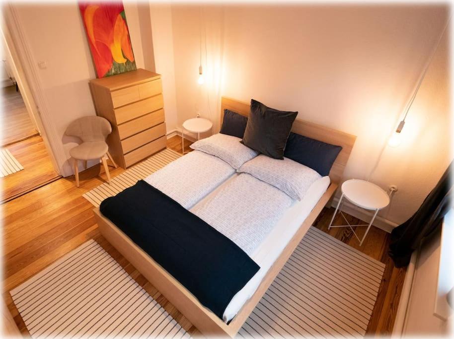 Gemuetlich - 2 Zimmer-Altbau, 24H Check-In キール エクステリア 写真