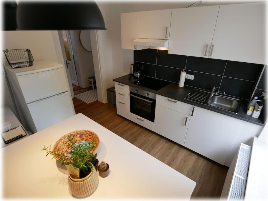 Gemuetlich - 2 Zimmer-Altbau, 24H Check-In キール エクステリア 写真