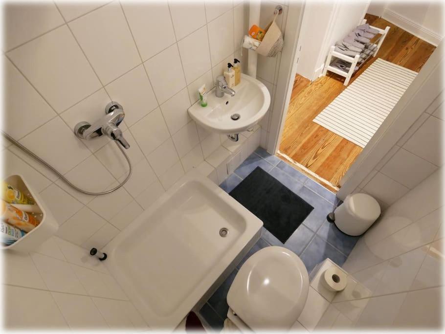 Gemuetlich - 2 Zimmer-Altbau, 24H Check-In キール エクステリア 写真